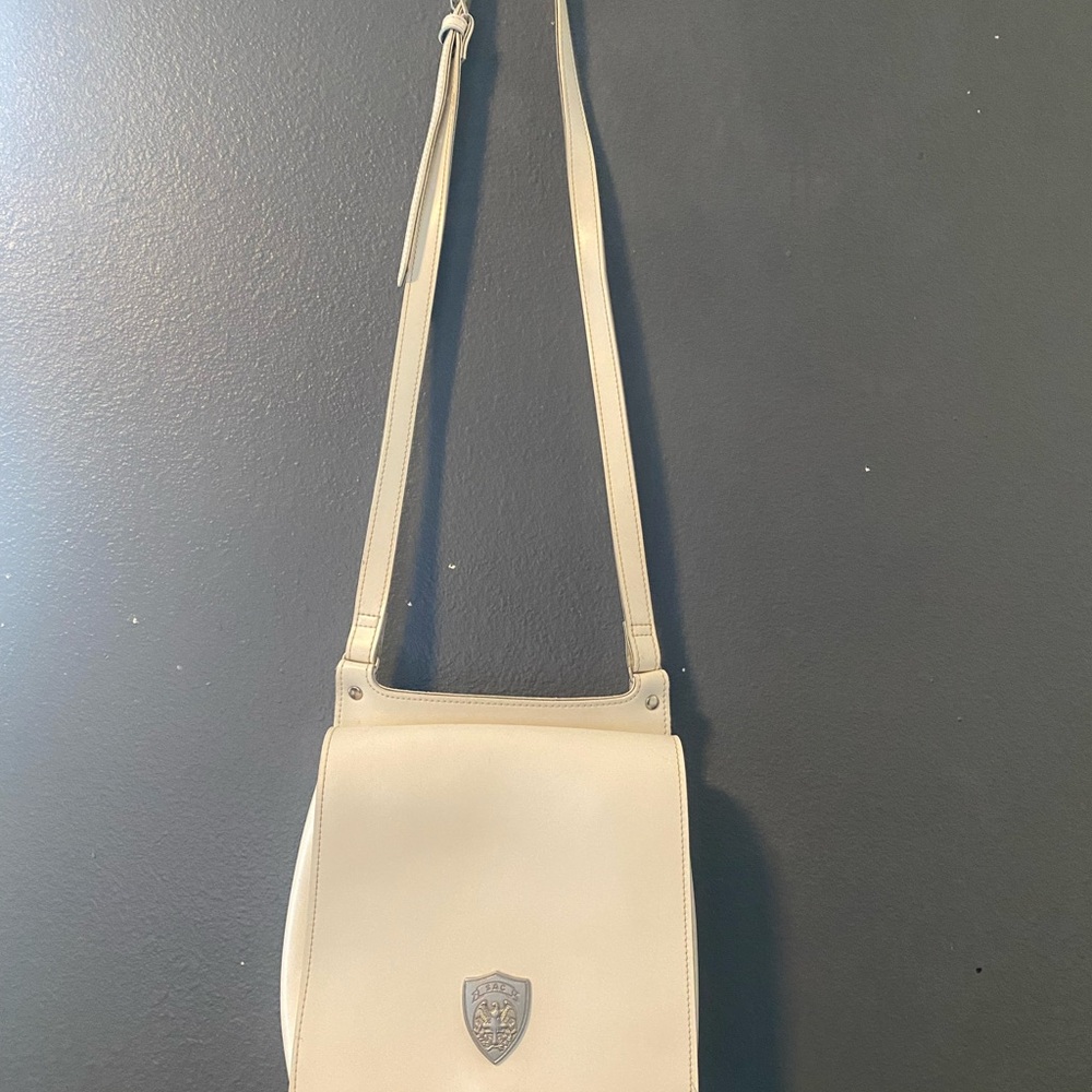 Elegant Cream Shoulder Bag